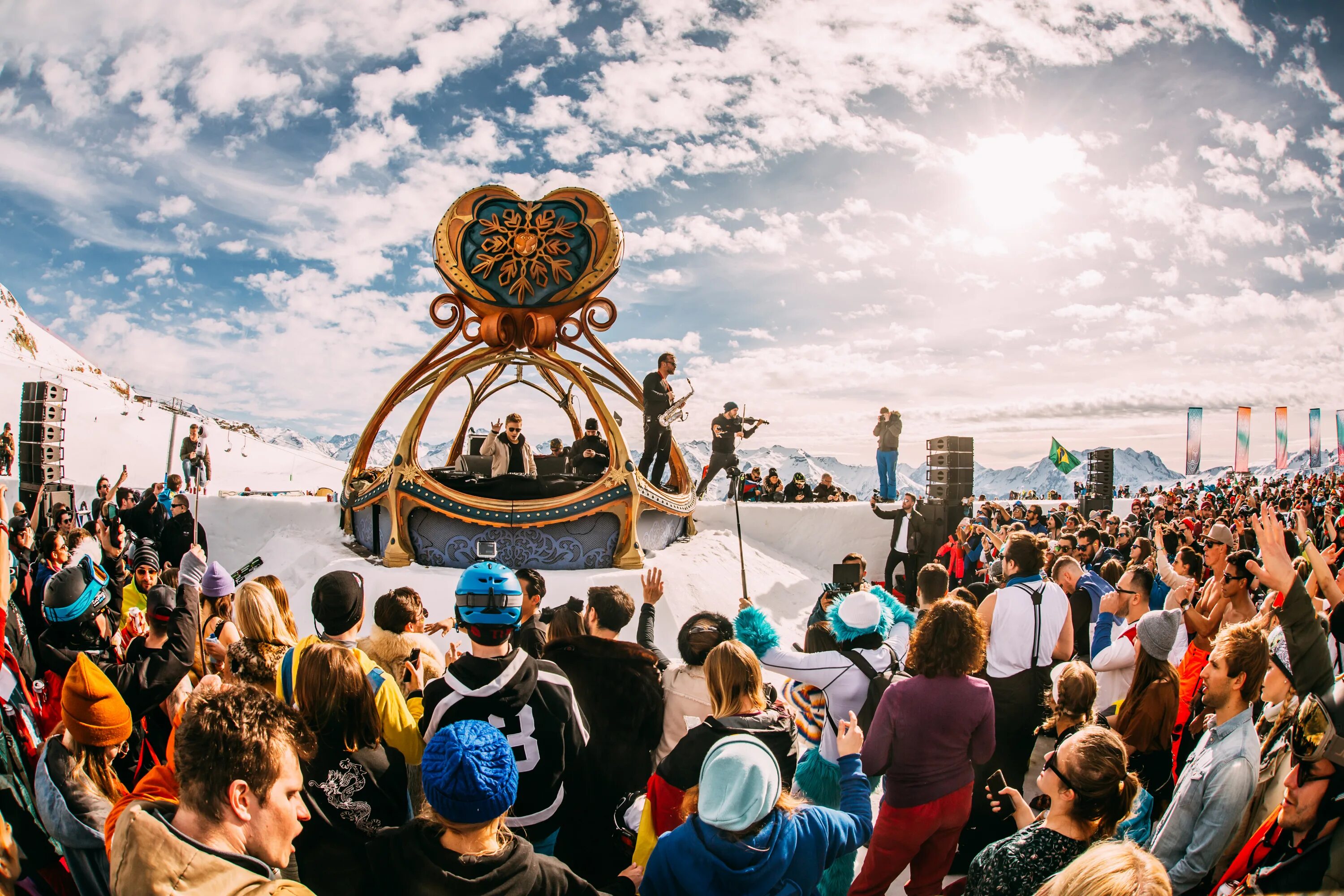 Таймороу ленд. Tomorrowland 2020. Tomorrowland 2022 сцена. Фестиваль в бельгии tomorrowland. Tomorrowland belgium 2022.