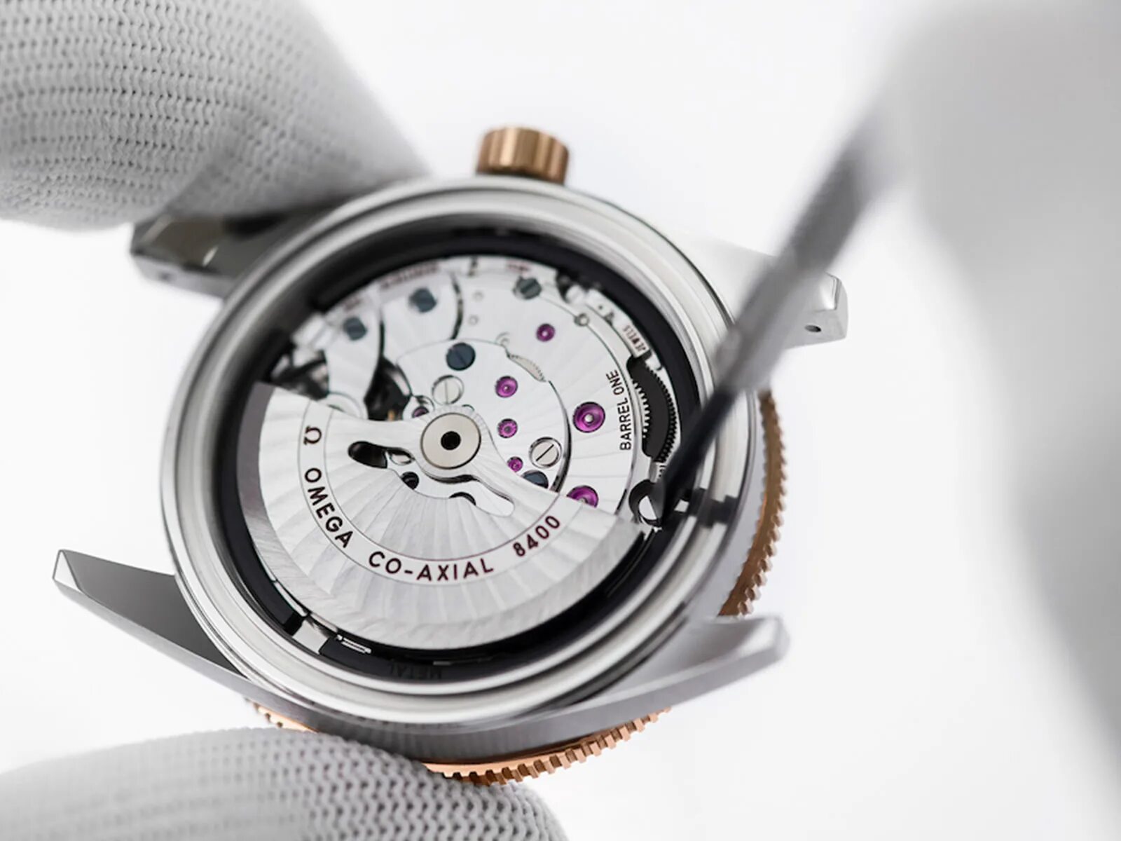 Часы проверка на оригинальность. Breitling colt quartz. Серийный номер часов касио. Часы longines поделка. Часы casio серийный номер.