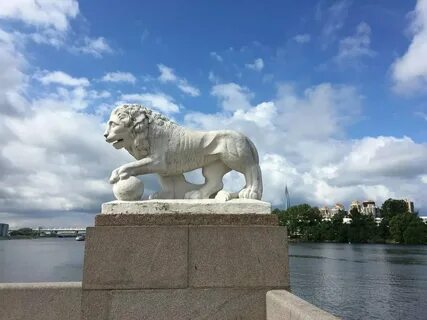 Белый лев санкт петербург