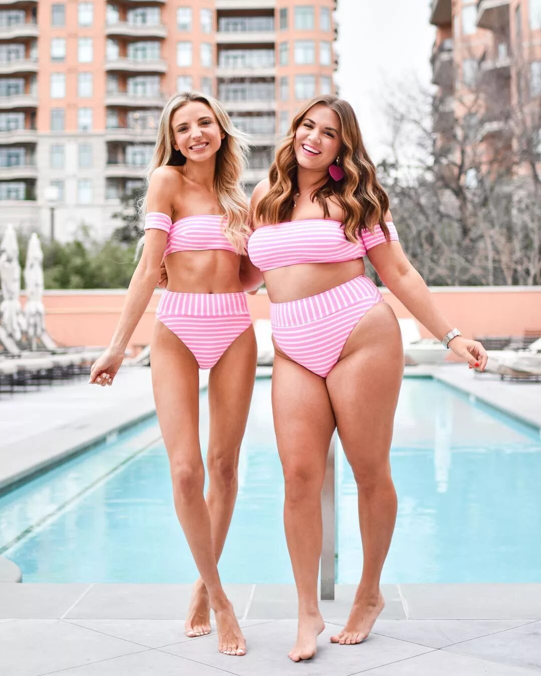 Полная стройная девушка. -сайз-модель эшли грэм. Девушки среднего телосложения. Каро эмеральд в купальнике. Плюс-сайз-модель меган ким.