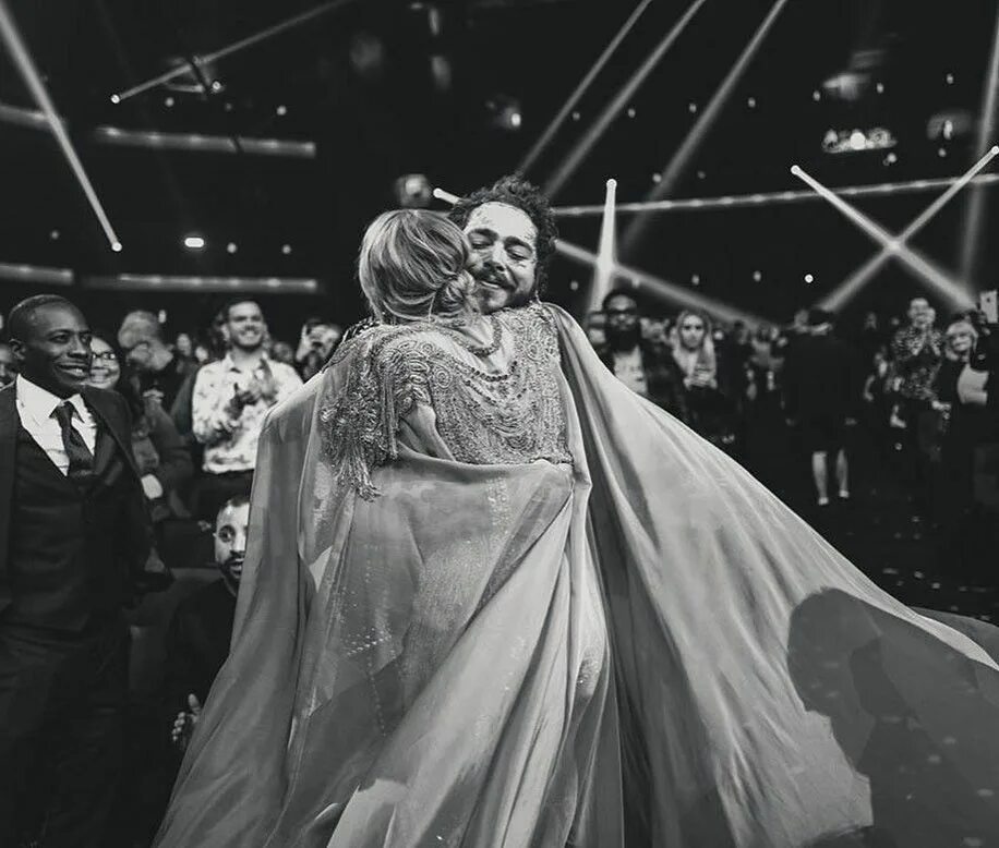 Swift post. Taylor swift post malone. taylor swift hugs. fortnight taylor swift featuring post malone.