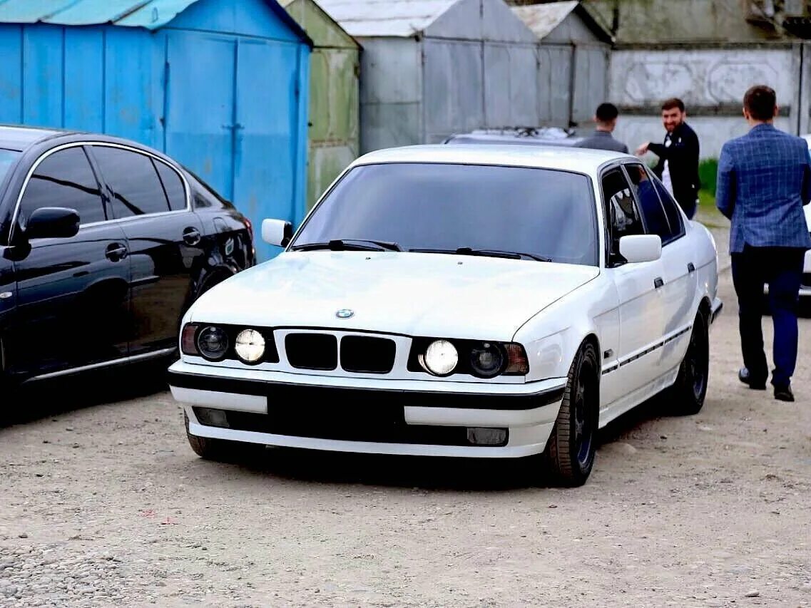 Е34 белая. BMW e34 белая. БМВ 34 белая. BMW 5 е34 белая. MW e34.
