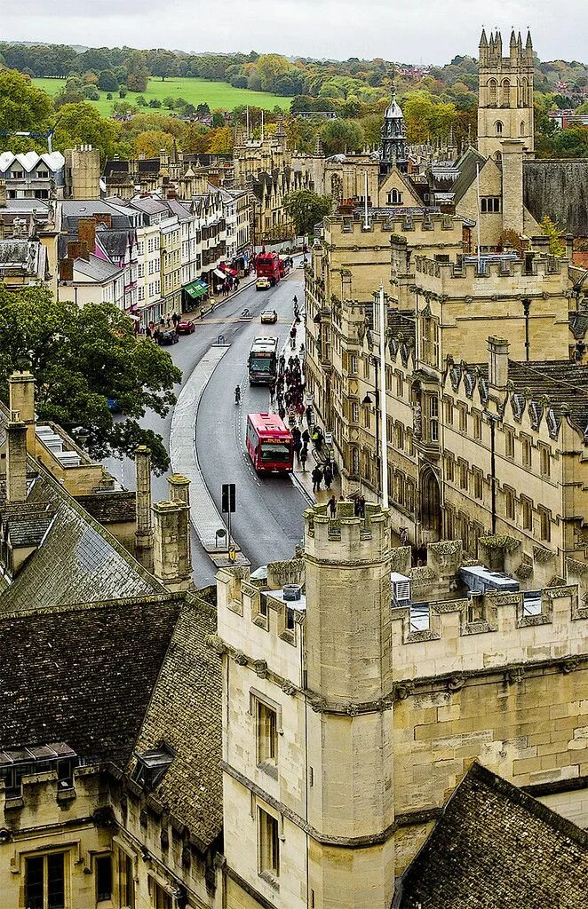 Oxford university town. Оксфордский университет Великобритания. Оксфорд город в Англии. 17 Век Оксфорд город. Площадь Оксфордского университета.