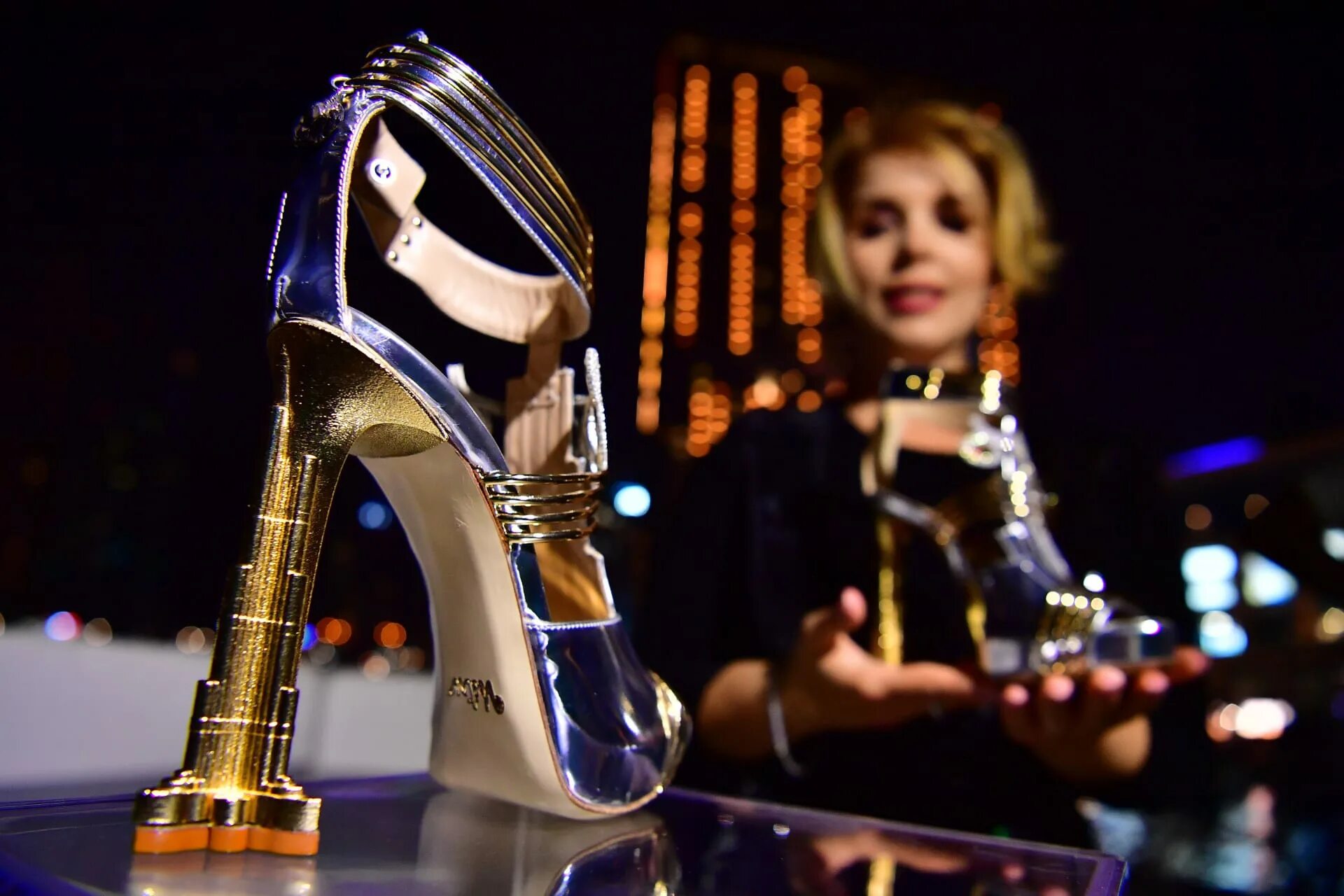 Pretty expensive. Pretty expensive. Maggie sottero orlando. Сотбис бриллианты. Pretty expensive.