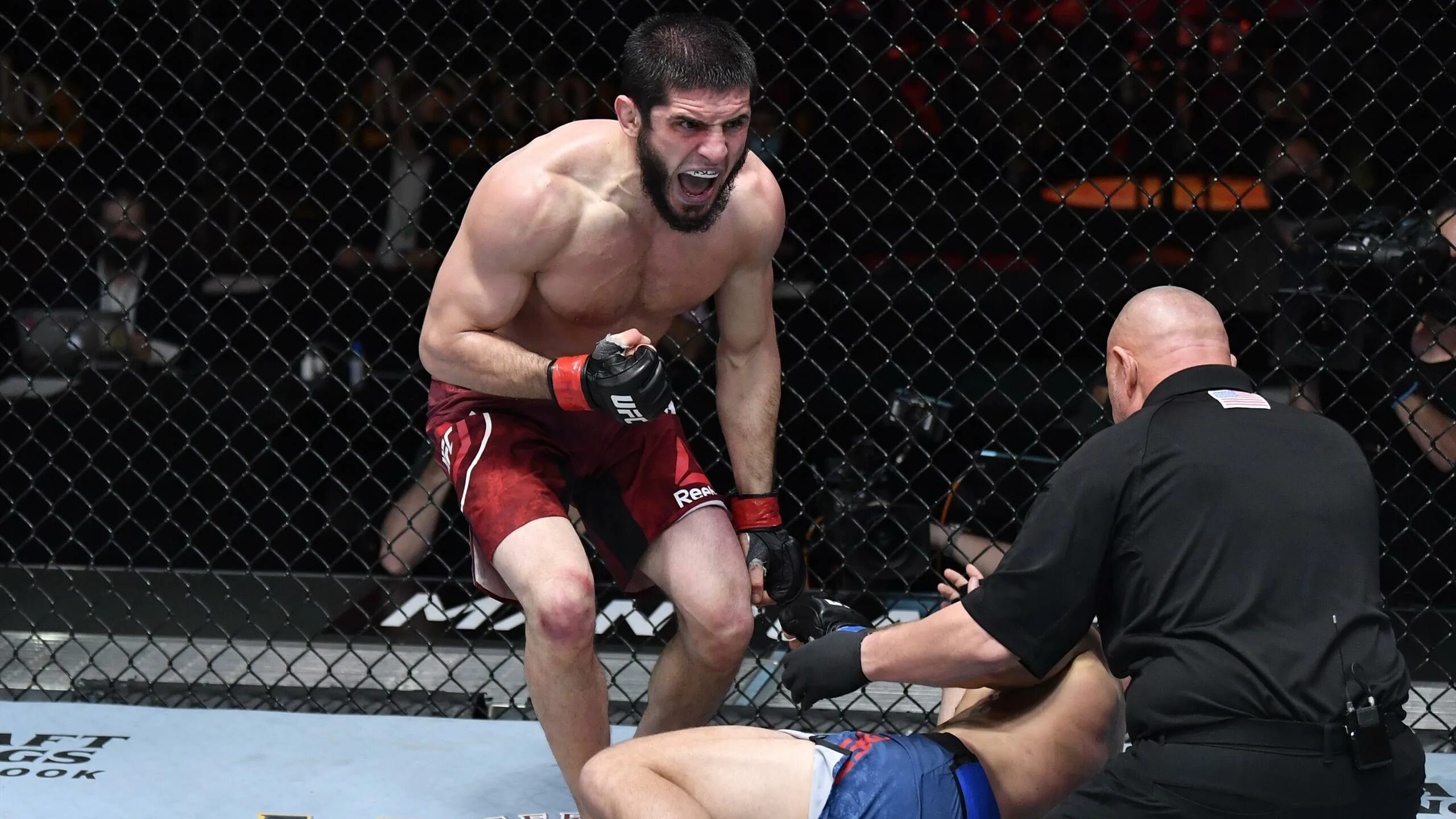 Юфс 294 где. Ислам Рамазанович Махачев. Ислам Махачев UFC. Ислам Махачев бой. Ислам Махачев последний бой 2021.