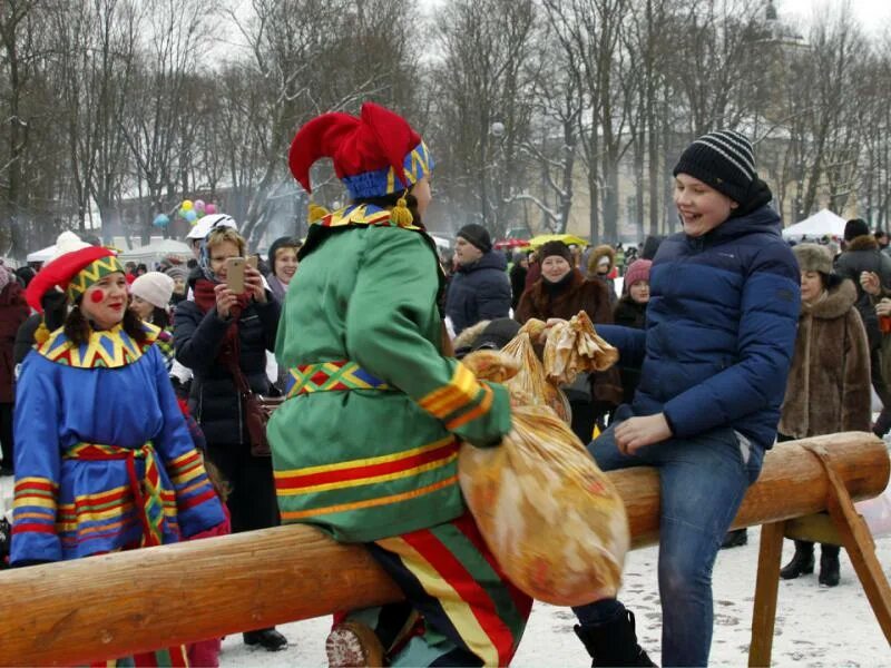 Масленица в выборгском районе 2024. Масленица в Выборге. Праздник Масленицы в Выборге. С Масленицей +18. Масленица средневековье.