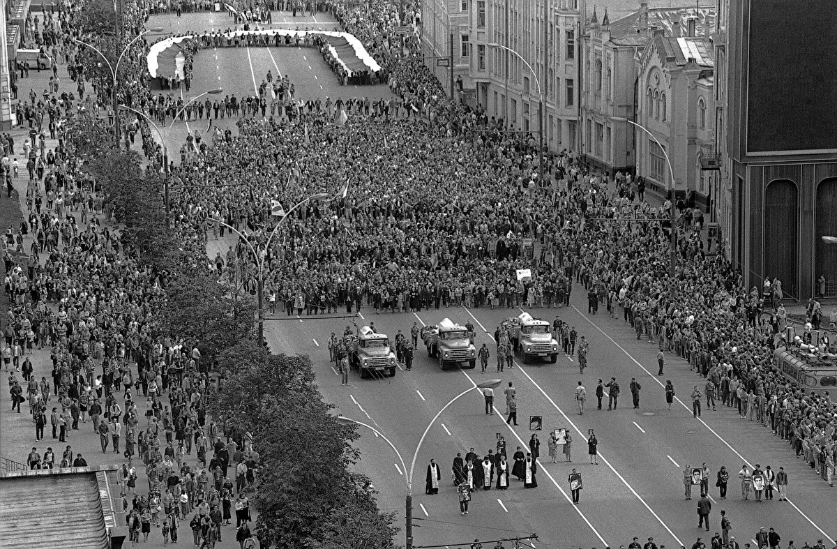 Путч 1991. Августовский путч Лебединое озеро. Путч 91 года в Москве. Августовский путч. Август 1991 что произошло