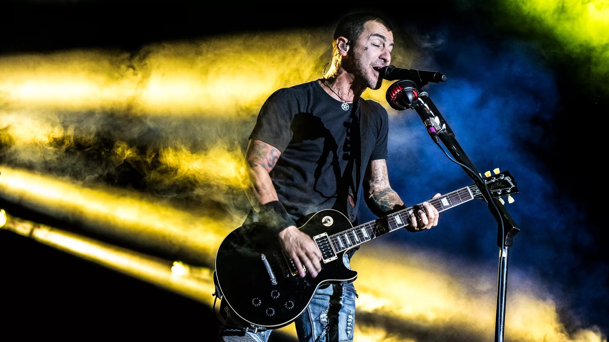 Символ godsmack. Godsmack faceless обложка. Godsmack love hate. Godsmack all wound up 1997. Godsmack 1998.