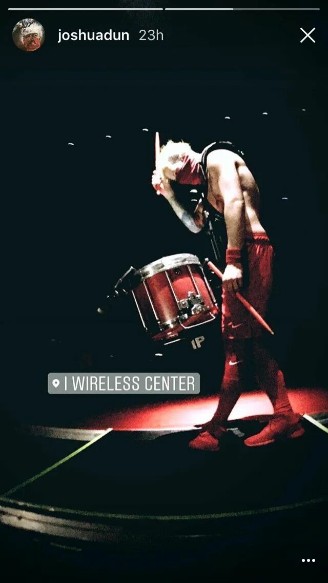 The outside twenty one. Twenty one pilots the outside. the outside twenty one pilots клип. twenty one pilots &quot;the outside&quot; art.