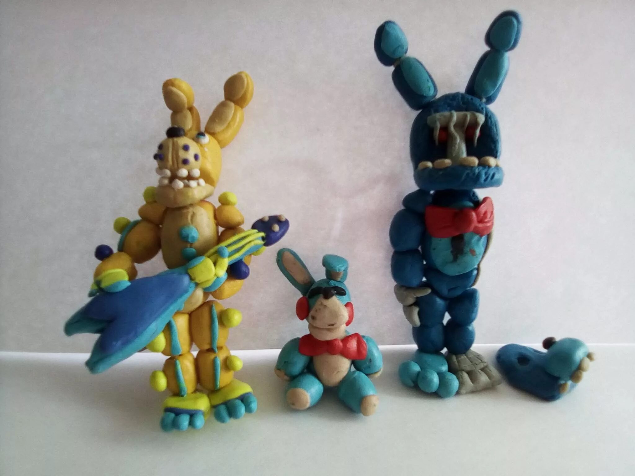 Лепка фнаф. Лепка фнаф. Фнаф лепка. Пластилин аниматроники. Пластилиновая мишка фредди.