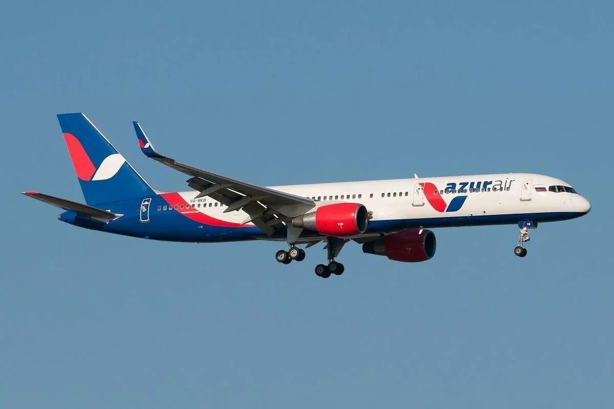 Боинг 757 azur air схема салона RA-73077 Фото АВИАФОТО