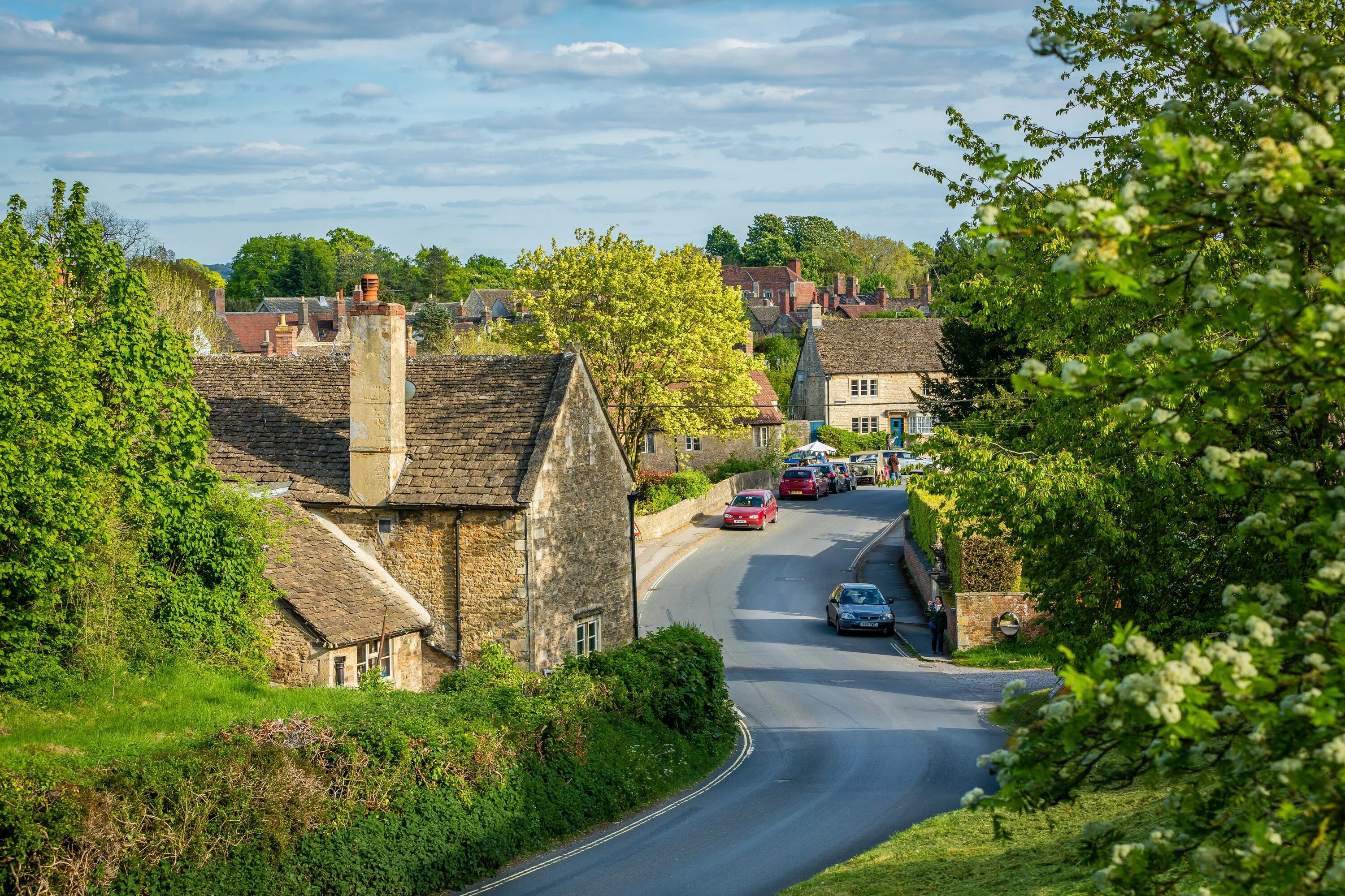 Villages england. Деревня Лэкок в Англии. Уилтшир Англия. Уилтшир Англия деревня. Провинция Бри Франция.