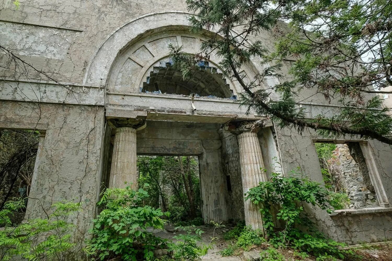 Суворин усадьба ольгинка. Усадьба суворина туапсе. Дача суворина агрия туапсе. Ольгинка усадьба суворина. Дача суворина ольгинка.