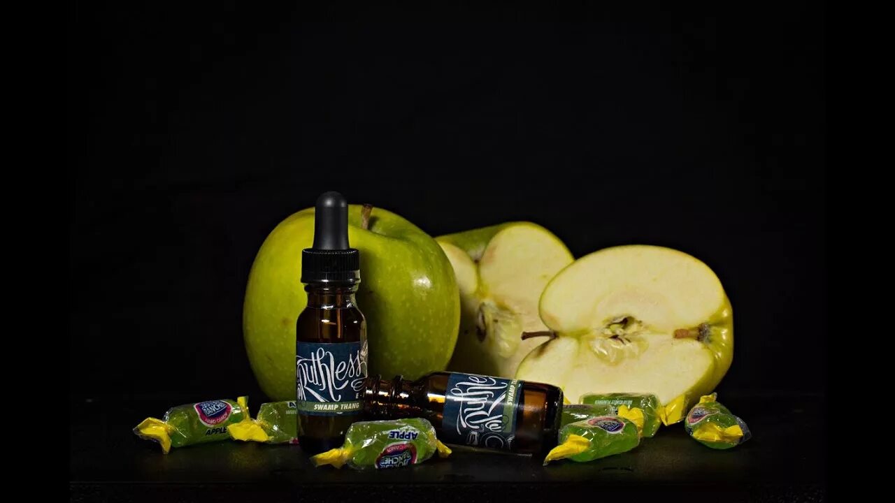 Пью джус купаюсь. Sour apple вейп. e liquid with green apple. жижа с яблочными леденцами. жидкость зомби джус sour.