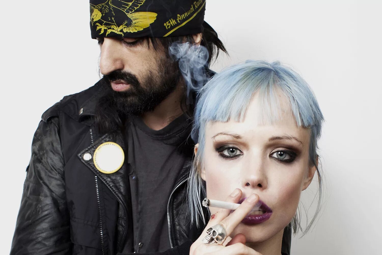 Crystal char. Группа crystal castles. итан кэт crystal castles. элис гласс и итан кэт. вокалистка кристал кастлс.