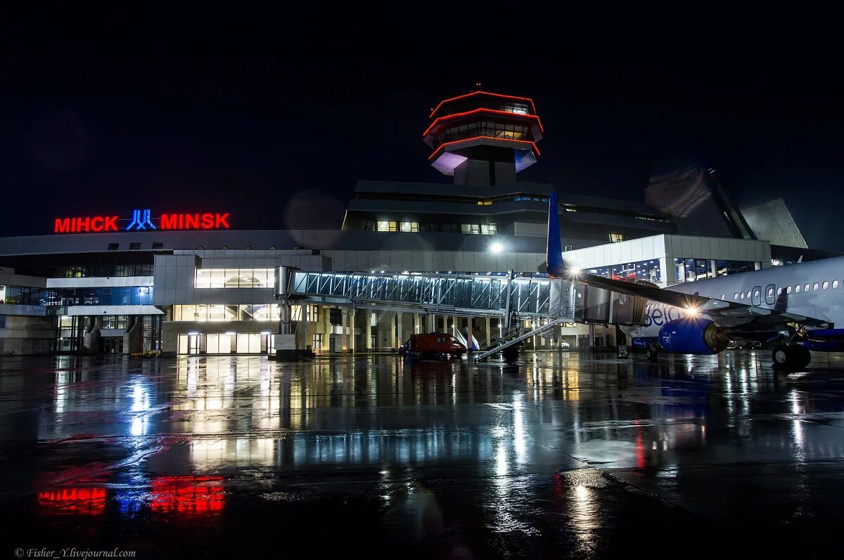Национальный аэропорт Минск. Аэропорт Минск 2. Аэропорт Минск ночью. Минск аэропорт зима.