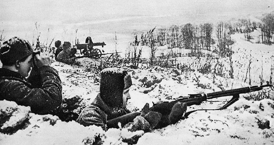 Мюнхен зимой в 40-х. Контрнаступление под москвой 1941. Красноармейцы идут гражданская. Вов под москвой. Вязьма великая отечественная война 1941.