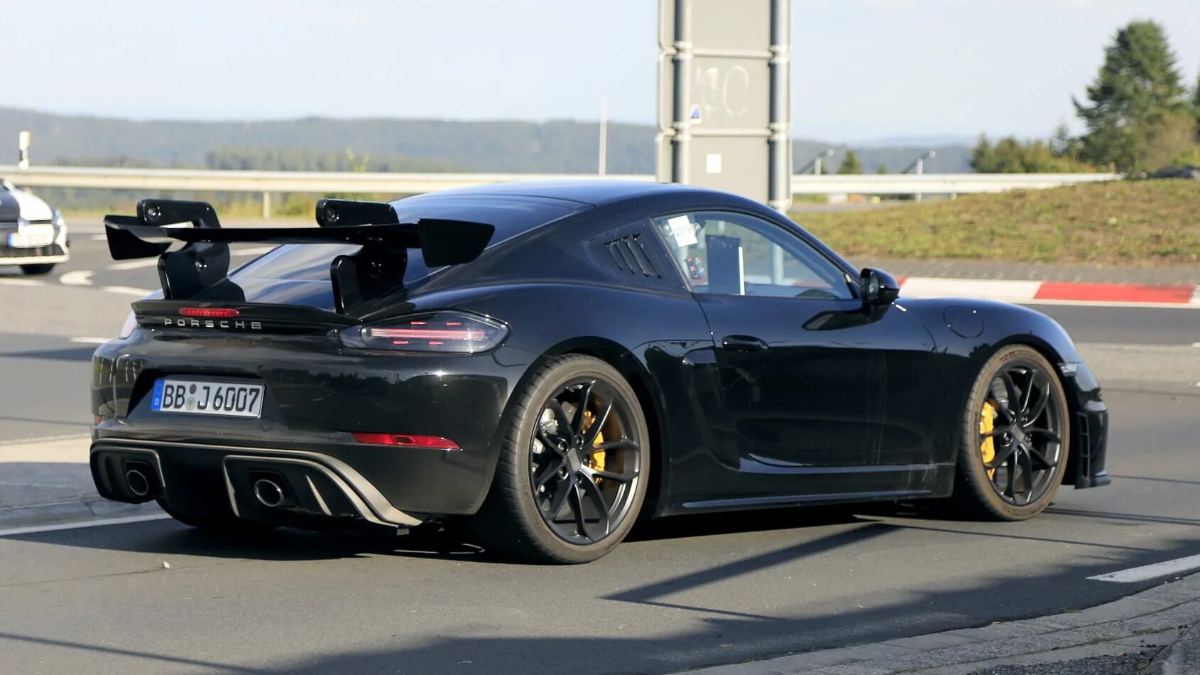 Gt4 ara b19. Porsche 718 cayman gt4 rs. cayman gt4 rs. porsche cayman gt4 rs. 718 cayman gt4.