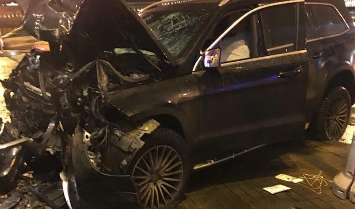 Светлановский проспект авария. Авария на невском проспекте возле сбербанка. Смертельное дтп петербурге. Авария на светлановском. Смертельное дтп петербурге.