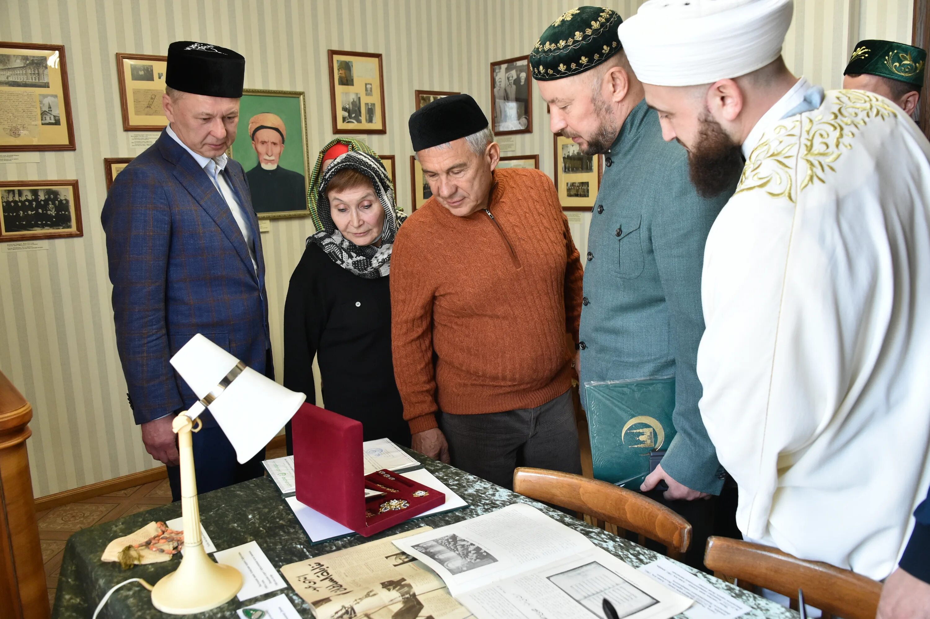 Ураза гаете намазы. Мечеть Ахмад Заки Казань Залесный. Минниханов мечеть Казань. Ураза-байрам 2022 мечеть. Открытие мечети в Залесном Казань.