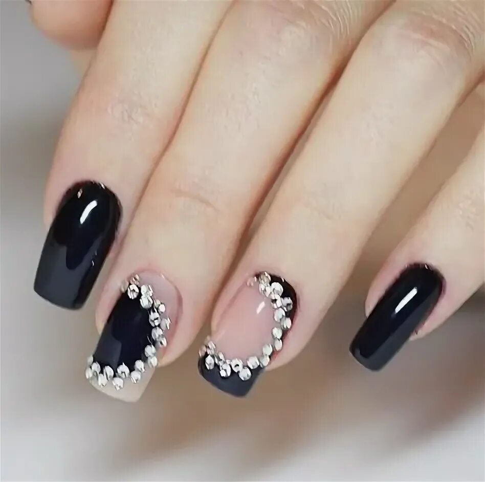 Маникюр. Инкрустация стразами White nail designs, White nails, Beautiful nail de