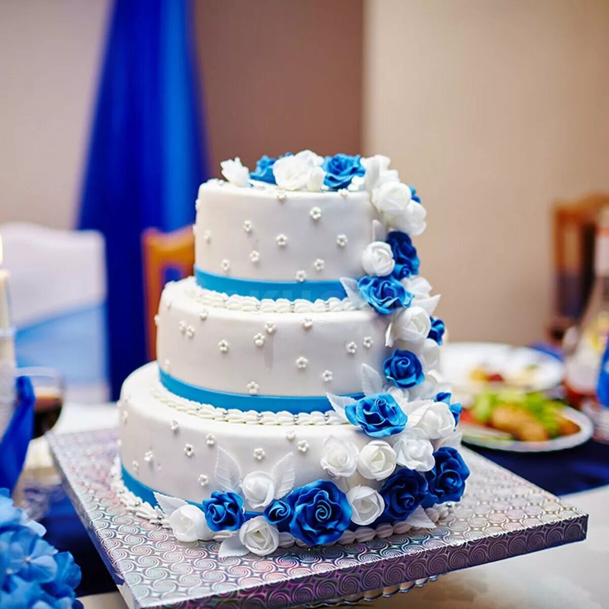 Кремово синий. Свадебный торт!. Свадебный торт в голубых тонах. Торт на свадьбу в синем цвете. Свадебный торт в синем цвете.