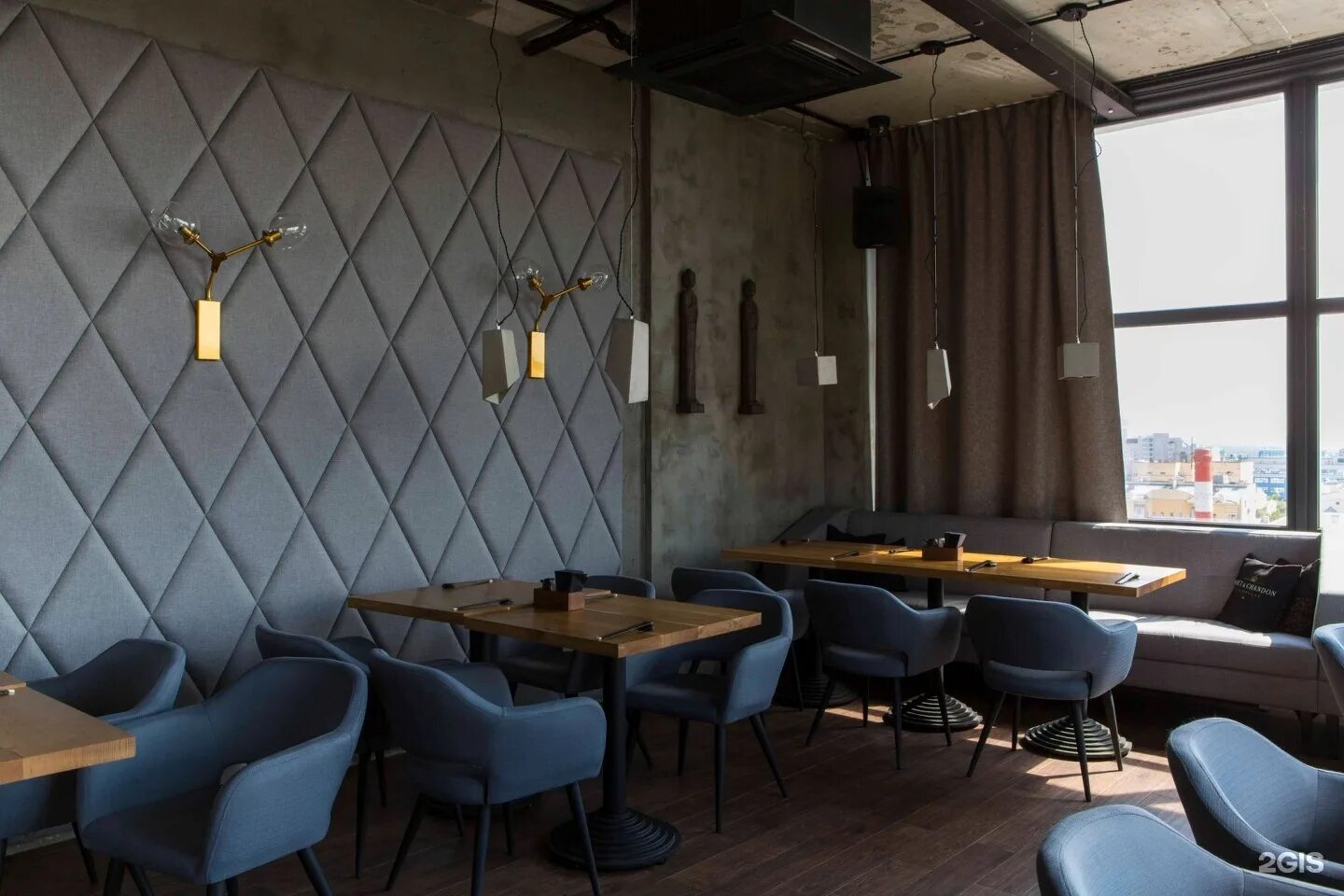 Скай бар самара. Ресторан sky bar самара. скай бар на садовой 137. скай бар веранда самара.
