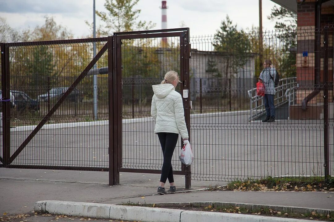 Распознавание лиц в школе. Видеонаблюдение распознавание. Видеоаналитика школа. Камеры, турникеты в школах. Комплекс тепловизионный sn-t5 sunell.