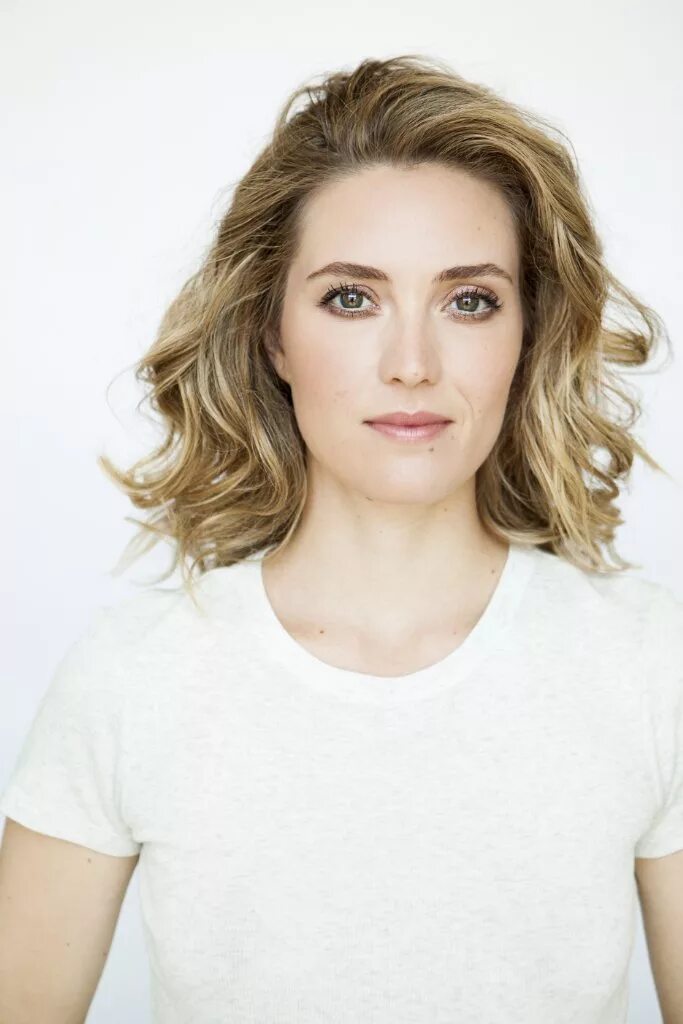 Эвелин брошу. Эвелин брошу Evelyne Brochu. Evelyn Brochu 2017. Эвелин брошу 2022.