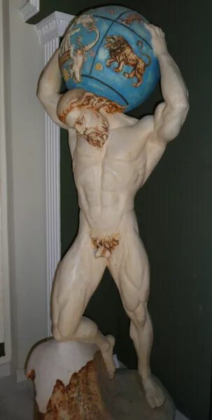 атлант шары. атлант фигурка. атлас титан скульптура. титан атлант держит землю статуя. «атлант фарнезский» скульптура.