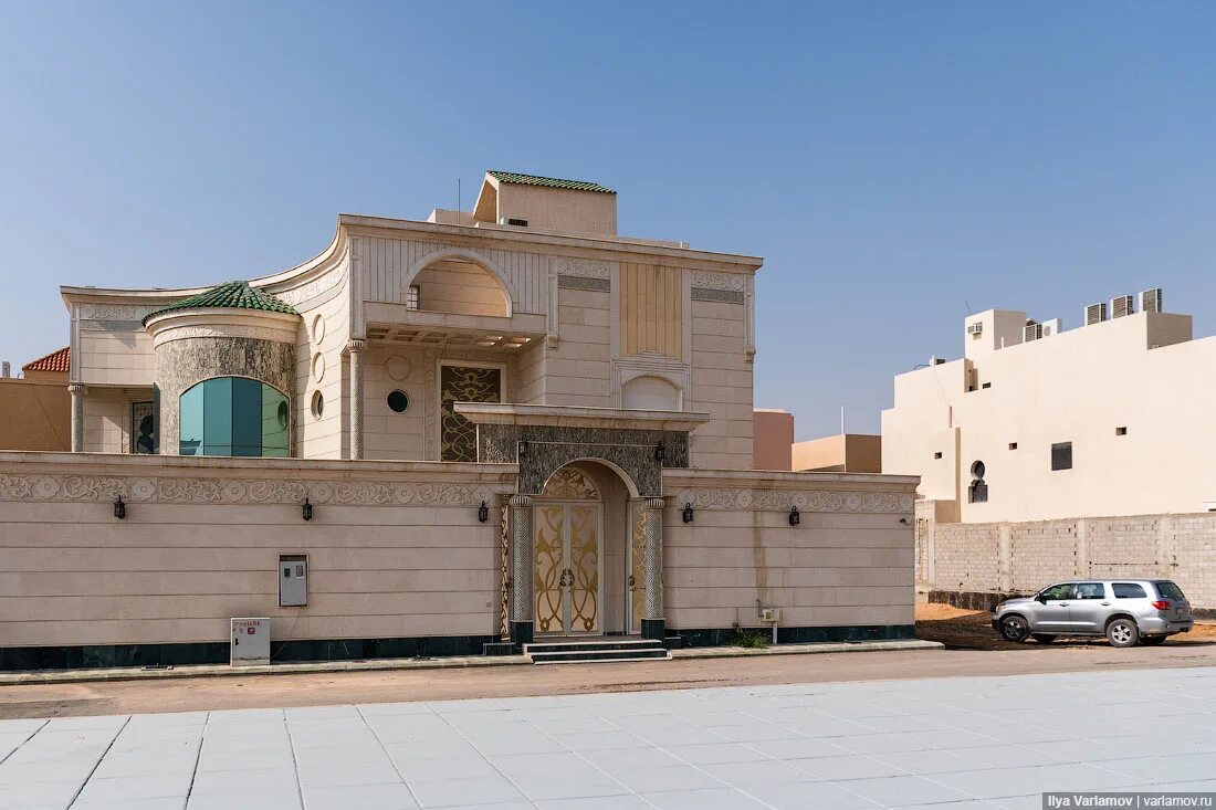 Дворец Саудовской Аравии в городе Эр-Рияд. Королевский дворец в Эр-Рияде. Дом город в Саудовской Аравии. Дом дворец в Саудовская Аравия. Дома в саудовской аравии