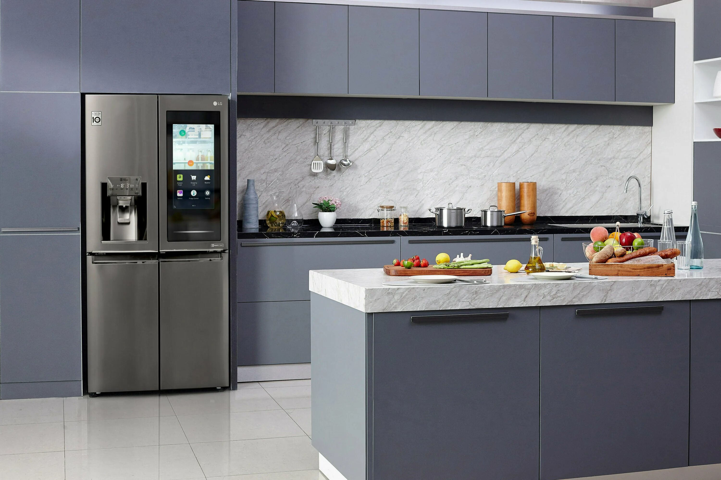 Холодильник LG instaview. LG THINQ холодильник. LG Refrigerator 2020. Холодильник Samsung 2020. Холодильники новые модели