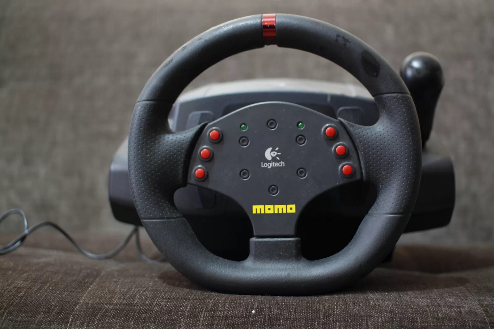 Руль момо рейсинг. Logitech Momo. Логитеч МОМО рейсинг. Руль Momo Racing. Logitech Momo Driver.