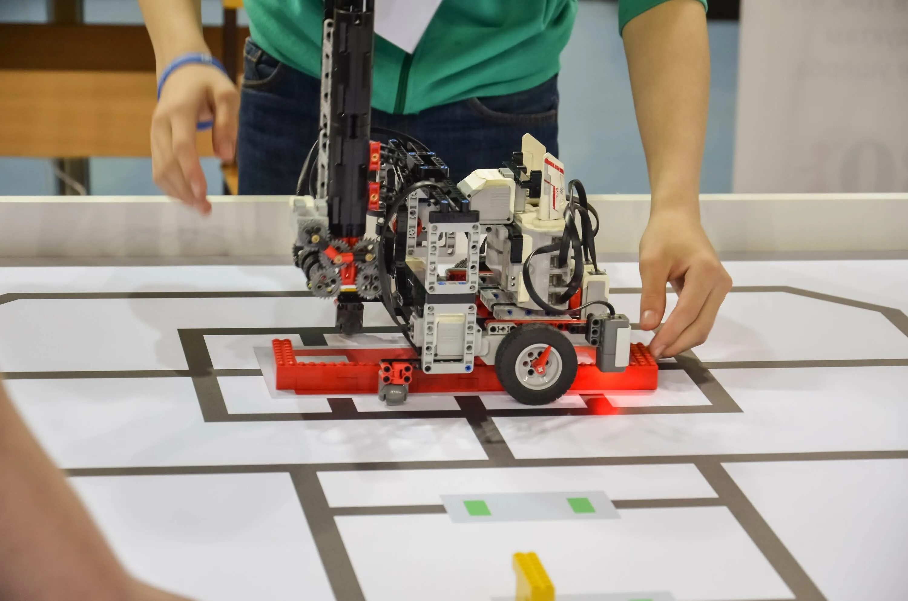 Робототехника чита. Творческая робототехника. Лига роботов робот. Робототехника в начальной школе. Робототехника для дошкольников.