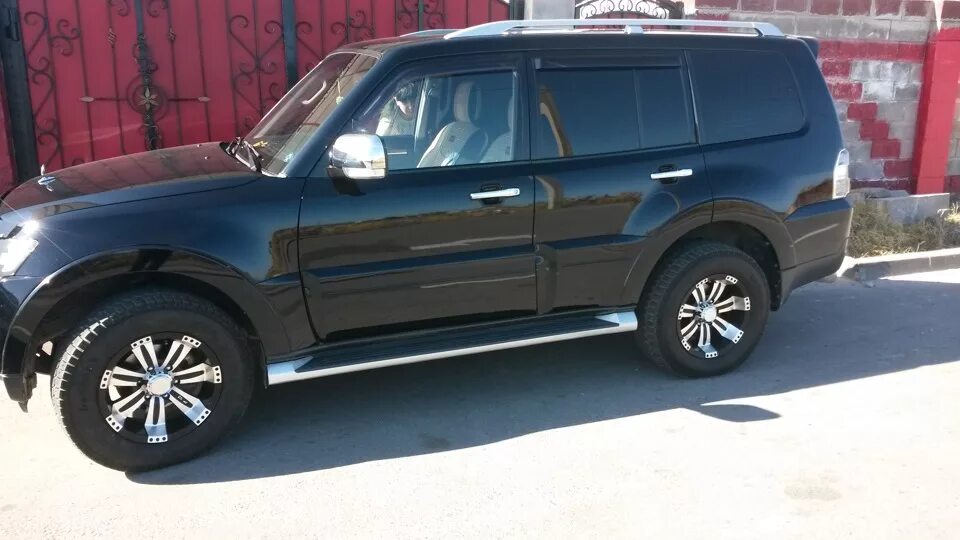 Купить диски на паджеро 4. Mitsubishi Pajero 4 диски. Паджеро 4 диски 18. Паджеро 4 r17. Mitsubishi Pajero 4 r20.