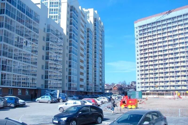 Рощинская 74 екатеринбург. Рощинская 2. Рощинская 31. Рощинская 74 екатеринбург. Рощинская 27 екатеринбург.