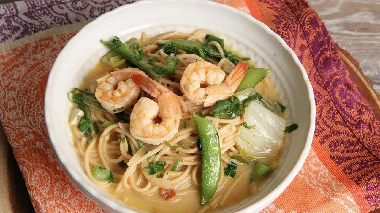 Лапша с кокосовым молоком. Кокосовая лапша.