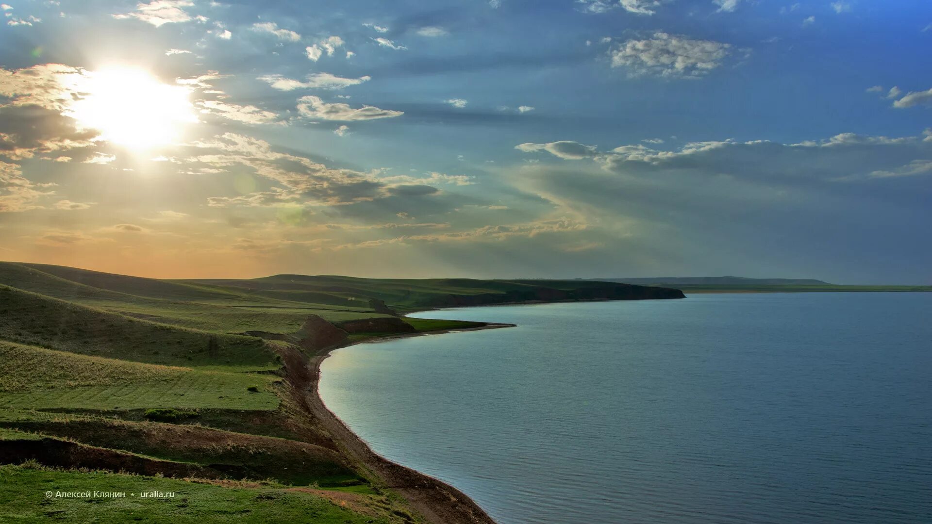 Куль в башкирии. Озеро Аслы Куль Башкирия. Природный парк Аслыкуль. Озеро Аслыкуль Башкирия. Давлеканово озеро Аслыкуль.