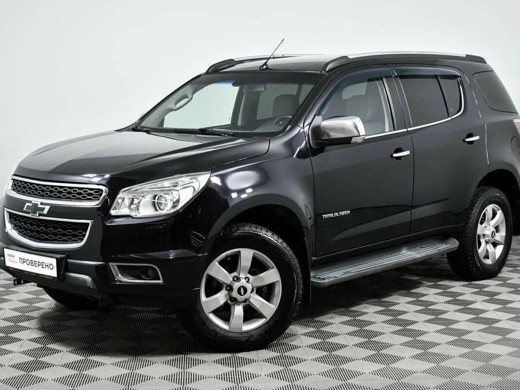 Купить шевроле трейлблейзер 2. Шевроле Трейлблейзер 2014. Chevrolet trailblazer 2022. Chevrolet trailblazer 2022 интерьер. Chevrolet trailblazer rasmlari.