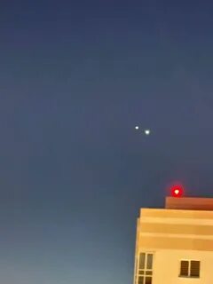 В небе 2 объекта