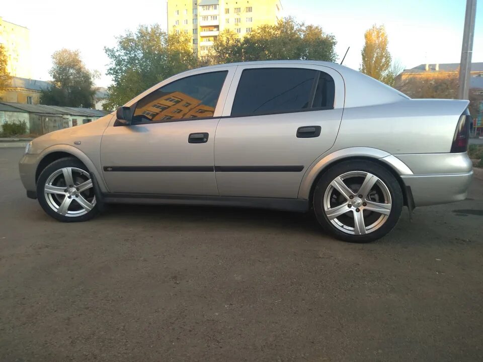 Резина на шевроле орландо какую поставить. Шины шевроле вива. Штатная резина на шевроле лачетти универсал. Шины шевроле вива. Резина зимняя на лачетти хэтчбек.