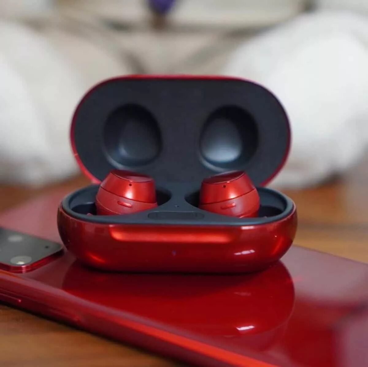 Samsung buds fe купить. Samsung Galaxy Buds Plus. Наушники Samsung Galaxy Buds Plus. Наушники Samsung Galaxy Buds Red. Samsung Buds Plus Red.