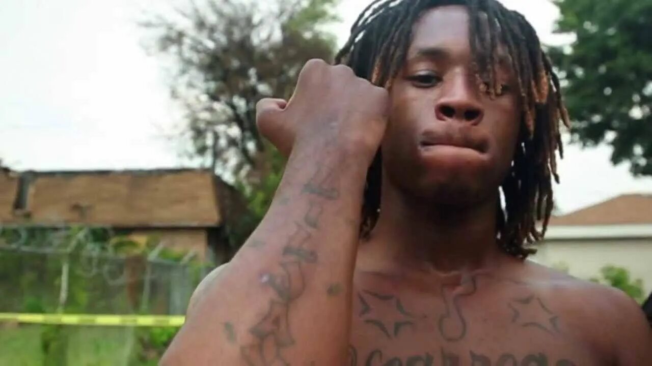 King lil jay с пистолетом. Лил джей. King lil jay с пистолетом. Лил джей. King lil jay album.