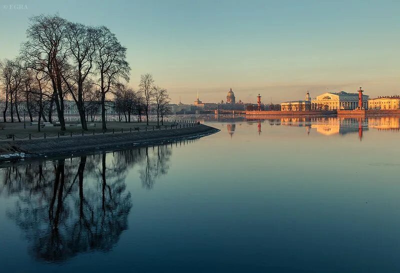 Апрельский Петербург. Кронверкский пролив. Питер в апреле. Апрель в Петербурге набережная. 17 апреля спб