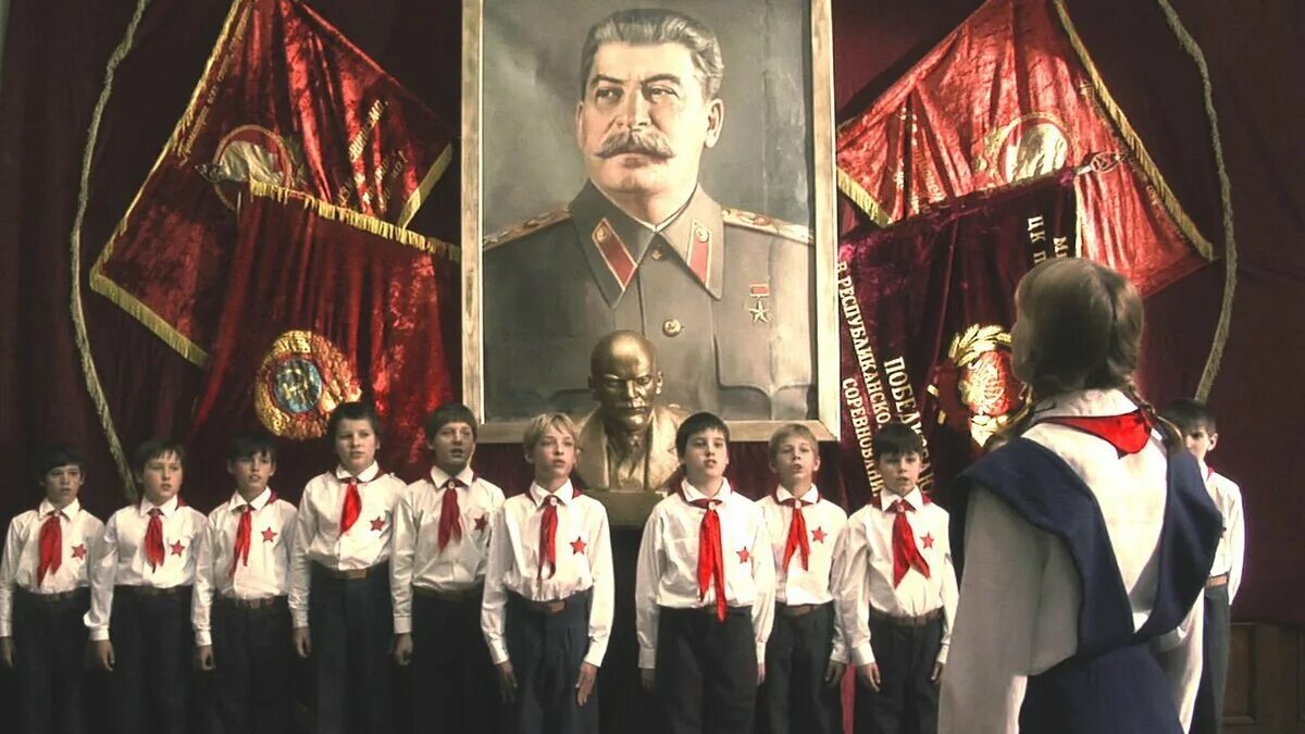 Культурная жизнь ссср. Стахановцы картина дейнека. Фестиваль дружбы народов в ссср 1957. Парад физкультурников ссср. Советские люди.