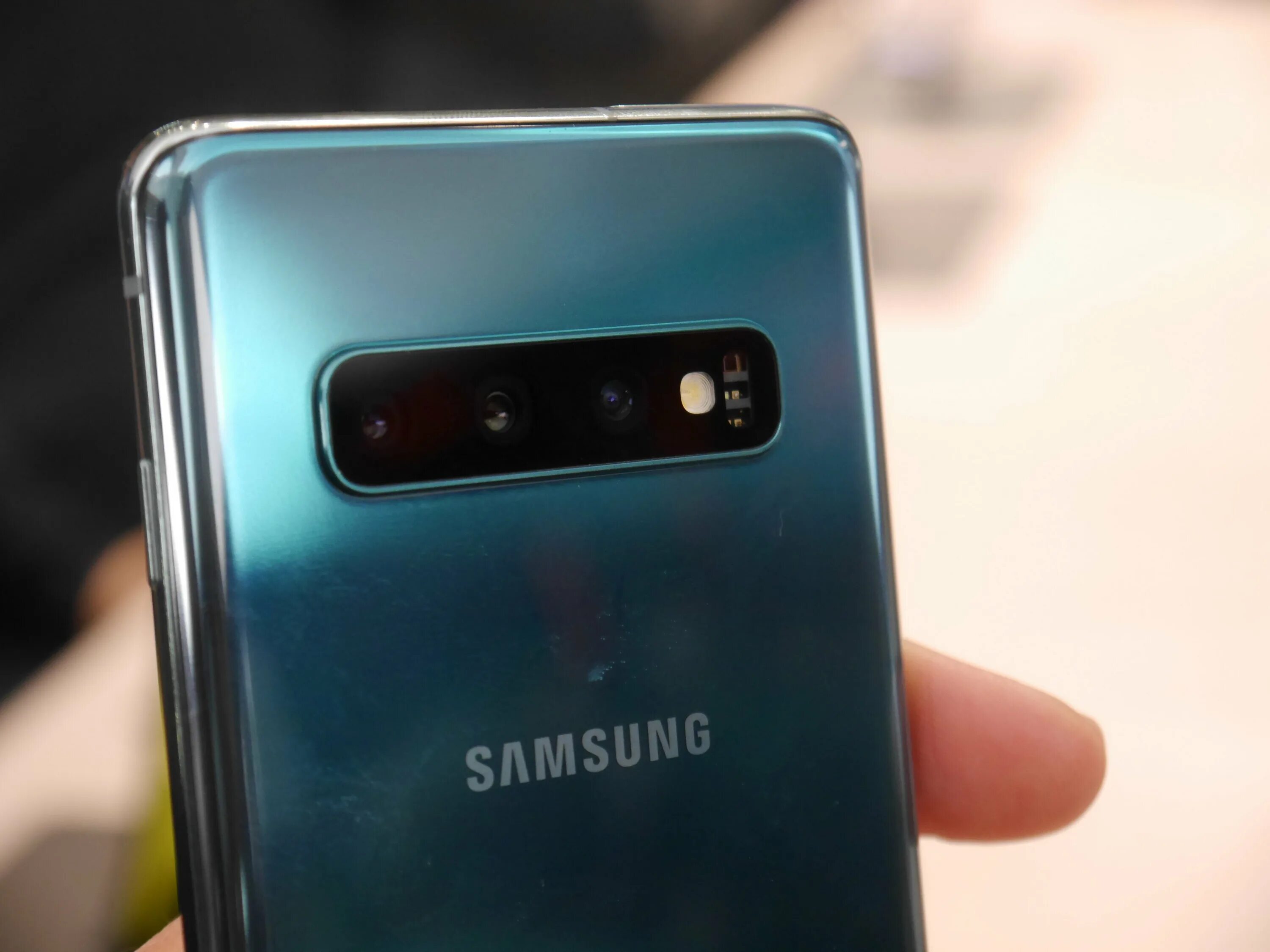 Самсунг последние модели фото. Samsung a10s 2020. Самсунг галакси 2019г. Samsung s10 2019. Самсунг гелакси 2019 года.