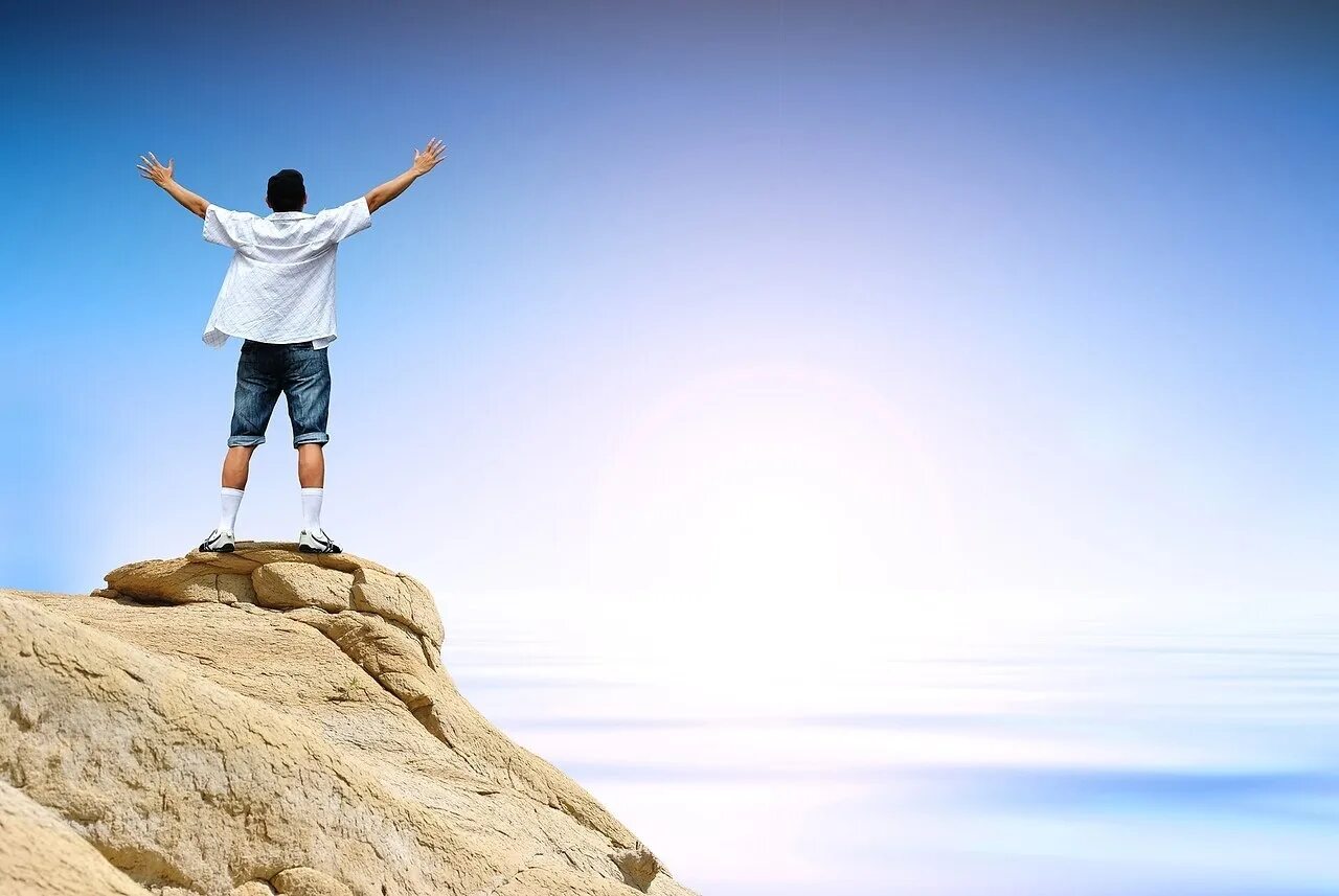 Achievement перевод. Achievement motivation. Воля человека. Человек на крыше небоскреба. Achievement motivation.