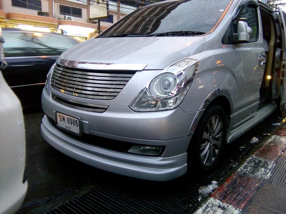 Купить гранд старекс 2.5 дизель. Hyundai Grand Starex 2008. Гранд Старекс серый. Grand Starex Tuning. Hyundai Grand Starex 2.5 at.