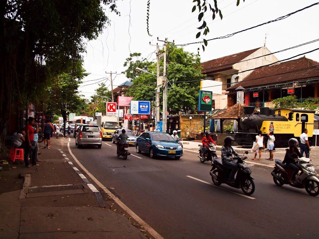 Бали дорога. Денпасар дорога. Traffic Bali.