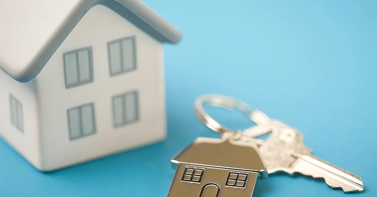 Ключи от дома. Риэлтор с ключами. «ключи к дому». «ключи к дому». Ключи от квартир сиротам.